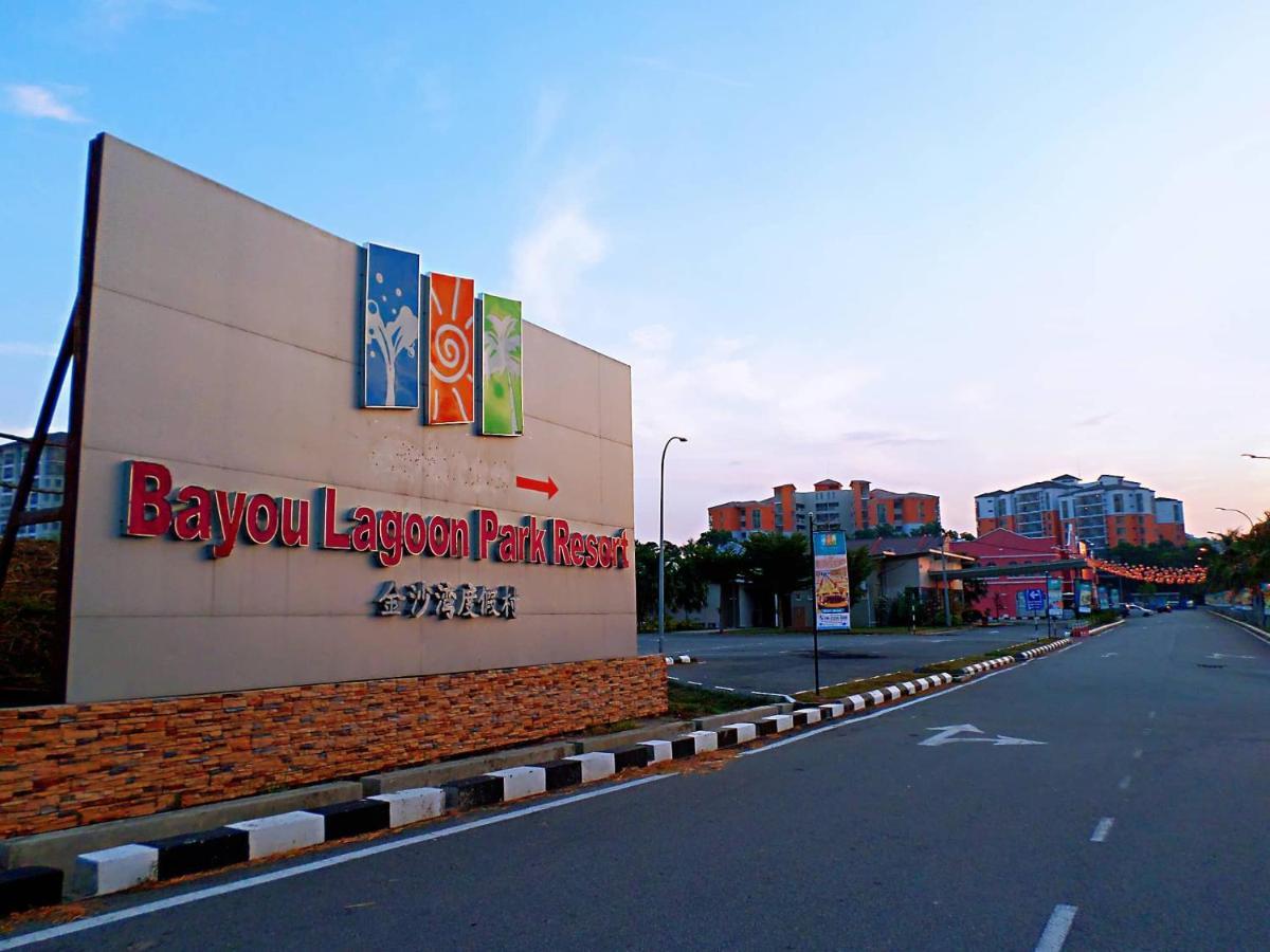 Melaka Top Largest Waterpark Resort - By Youbnb Homestay Melaka Dış mekan fotoğraf