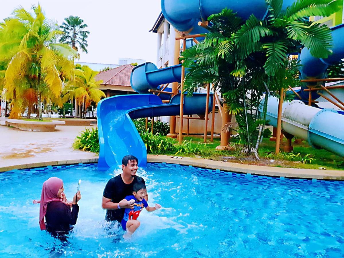 Melaka Top Largest Waterpark Resort - By Youbnb Homestay Melaka Dış mekan fotoğraf
