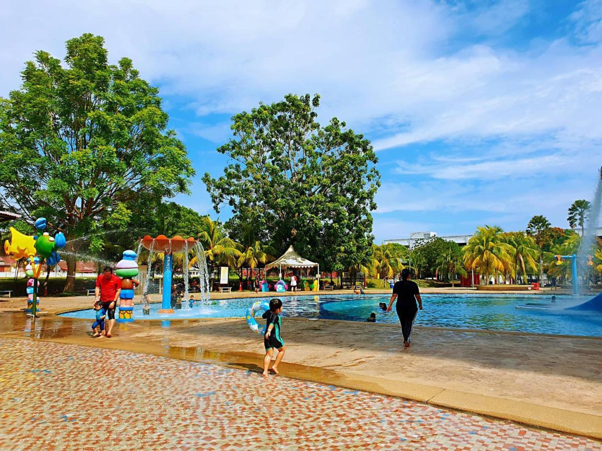 Melaka Top Largest Waterpark Resort - By Youbnb Homestay Melaka Dış mekan fotoğraf