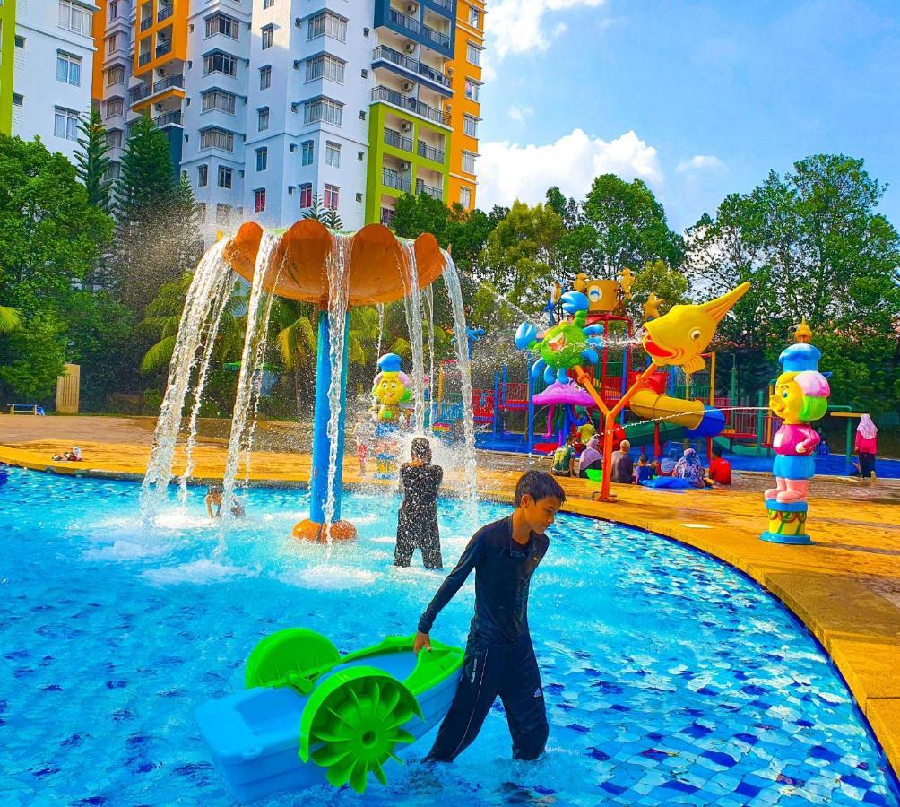 Melaka Top Largest Waterpark Resort - By Youbnb Homestay Melaka Dış mekan fotoğraf